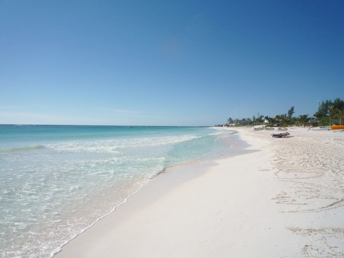 Les millions de touristes qui séjournent sur la Rivera Maya viennent avant tout pour les magnifiques plages de sable blanc
