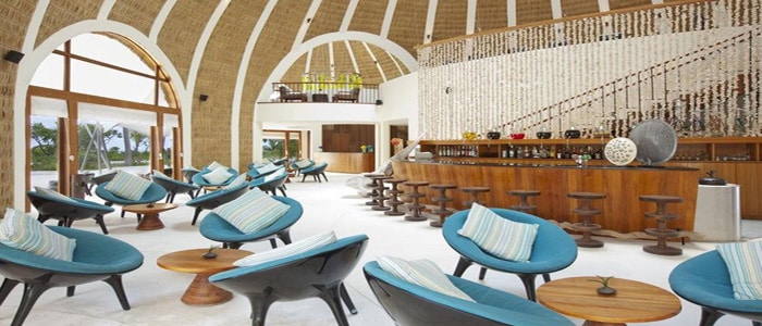 L'Holiday Inn Kandooma récemment classé 5* reste d'une atmosphère très décontractée grâce à son style tendance 
