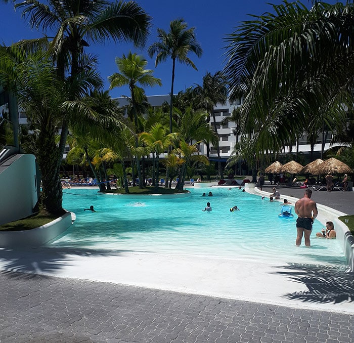 L'espace piscine du RIU Nairoba