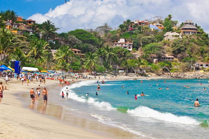 La station de Sayulita à 1h au Nord de Puerto Vallarta est le spot de surf le plus populaire de la côte Pacifique mexicaine