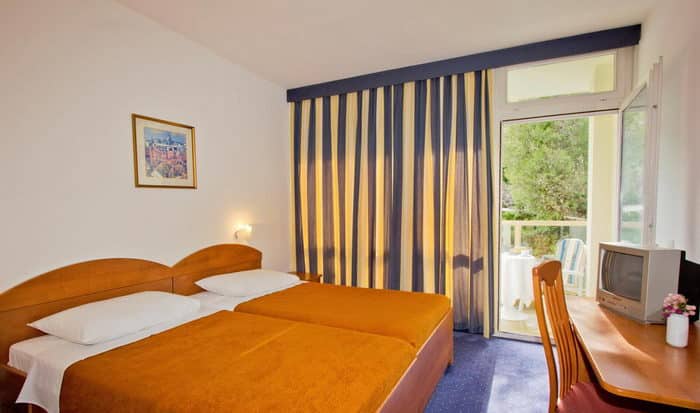 La chambre de l'hôtel Vis en Croatie : Vous êtes bien dans un 3 étoiles !
