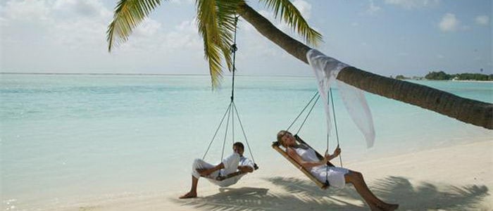 Sur l'île Meeru Island Resort vous faire du farniente ou profitez de nombreuses activités. Attention, ce n'est pas le cas de toutes les îles des Maldives.