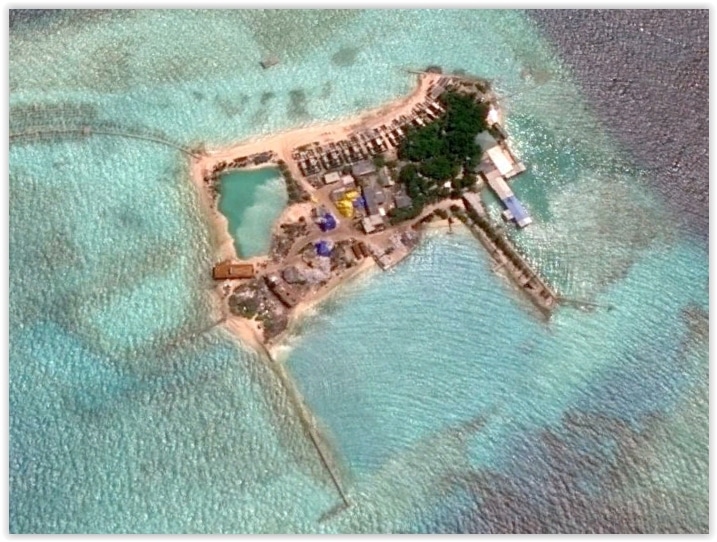 L'île du Grand Park Kodhipparu au tout début des travaux de remodelage de l'île (2015). 