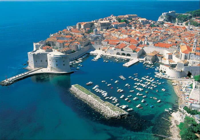 Dubrovnik, l'un des joyaux de la côte Dalmate, à 60 Km de Neum