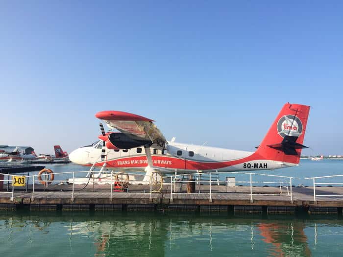Notre hydravion nous attend pour notre transfert pour l'île de Vilamendhoo