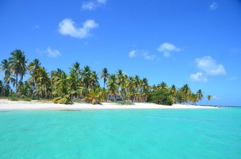 L'immense isle de Saona (12 Km de long sur 5 de large) abrite les plus belles îles de la République Dominicaine