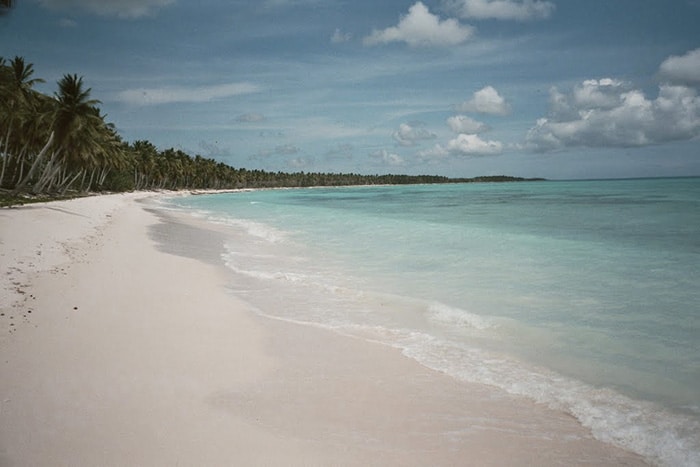 La plage de Cabeza de Torro au Sud de Punta Cana en 1978 : une plage vierge à perte de vue.