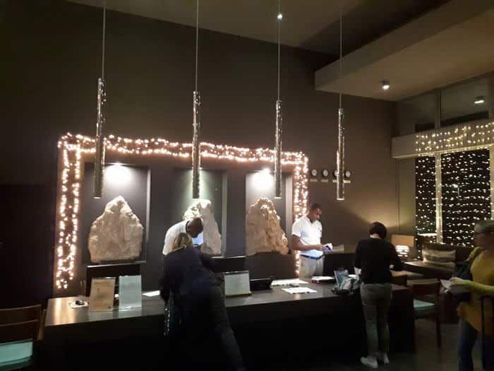Le lobby de l'hôtel Oasis Salinas est comme tout l'hôtel de style moderne