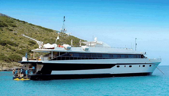 Voici le yacht Harmony G, un très beau navire à taille humaine