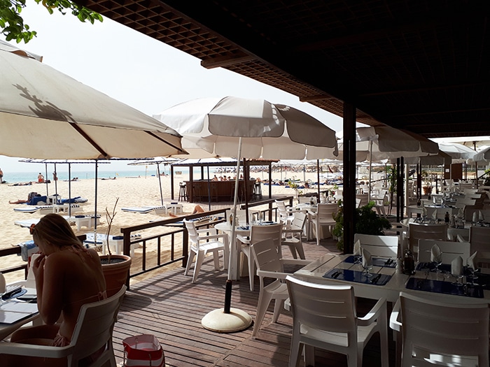 Le restaurant de plage du Morabeza